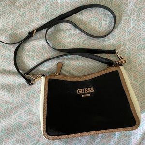 CROSSBODY GUESS